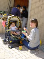 Refuelling stop at the Madilda Sedan chair race