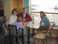 5.00pm - Sundowner for the adults,  pit stop for the  Lottiepops