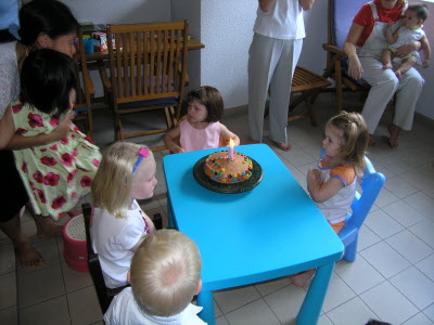 An impromptu cake party with some chums from Nassim Park.