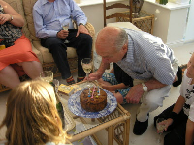 The cake.