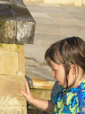 Lottie washing her hair!