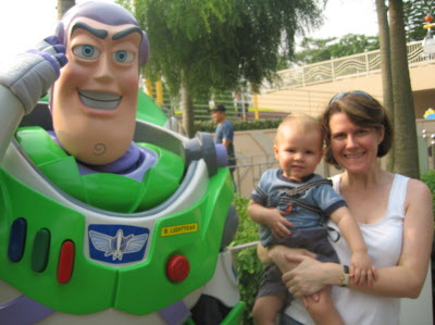 Buzz Lighyear to the resuce.