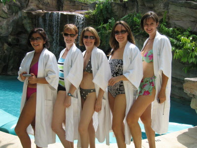 Chicks that spa!