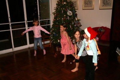 Ginger bread grils performing.