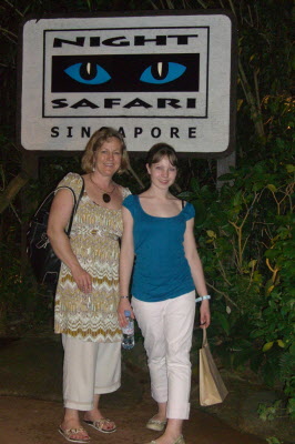 Lynne & Amelia at the night safari zoo