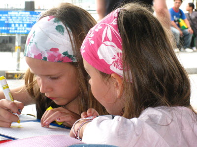 Lottie & Nia.