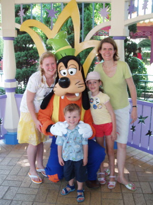Roro, Goofy, Lottie, Susan & Conrad.